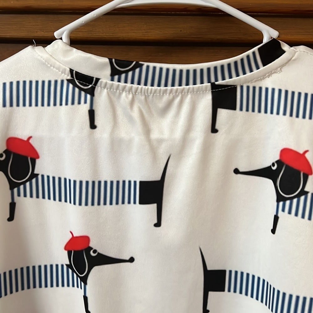 Women’s Large sweatshirt white with navy cartoon dachshunds red beret NEW - Picture 6 of 6
